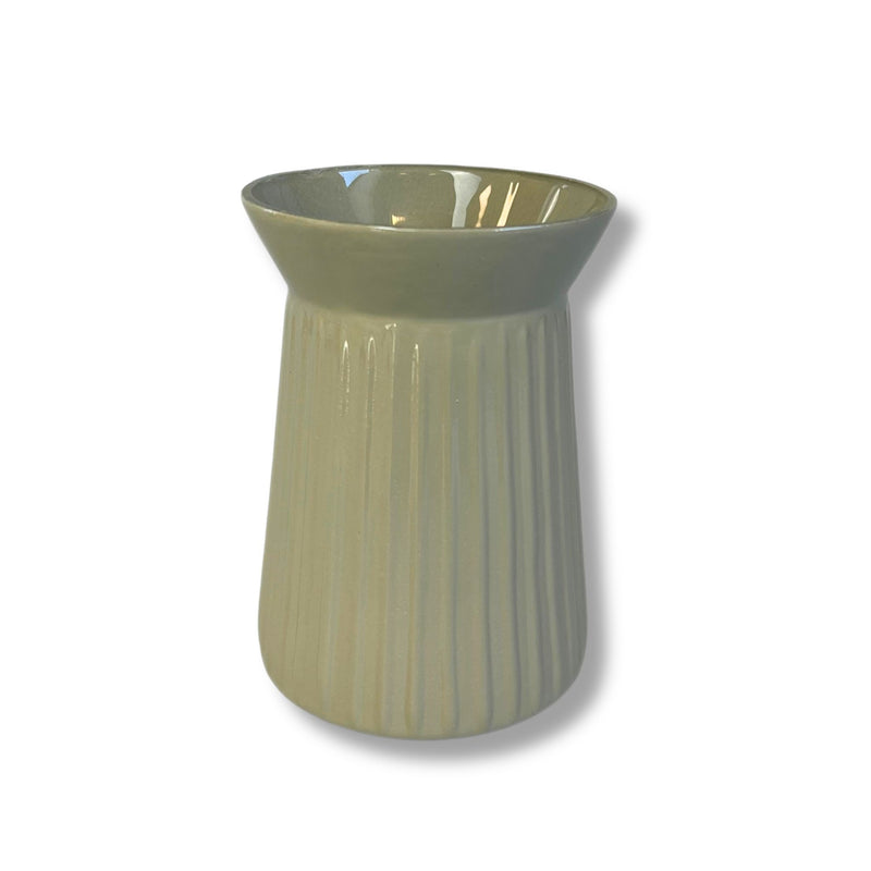 Rillet vase i flere farver