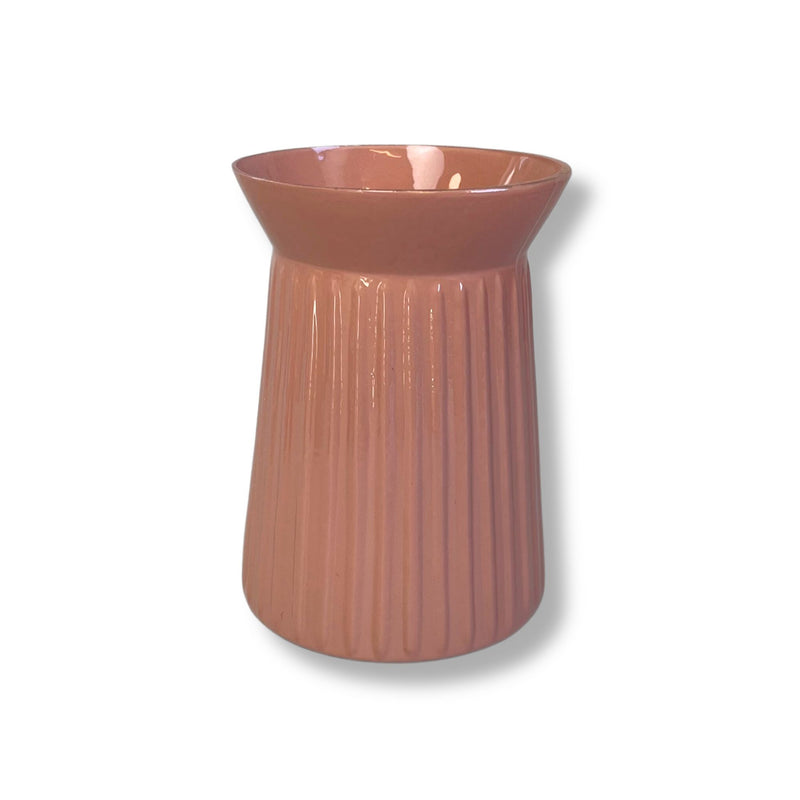Rillet vase i flere farver