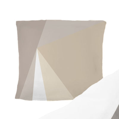 PYTT Beige Triangles pudebetræk i bomuldssatin - Flere størrelser